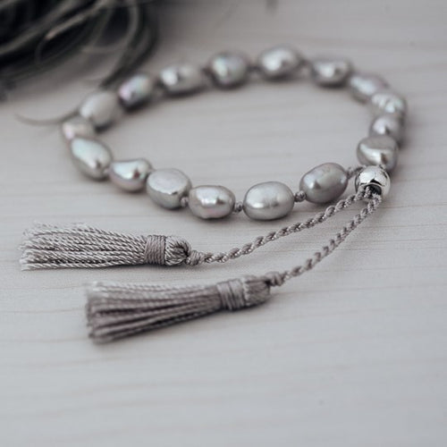 Humble Fresh Water Pearl Bracelet!  Grey!